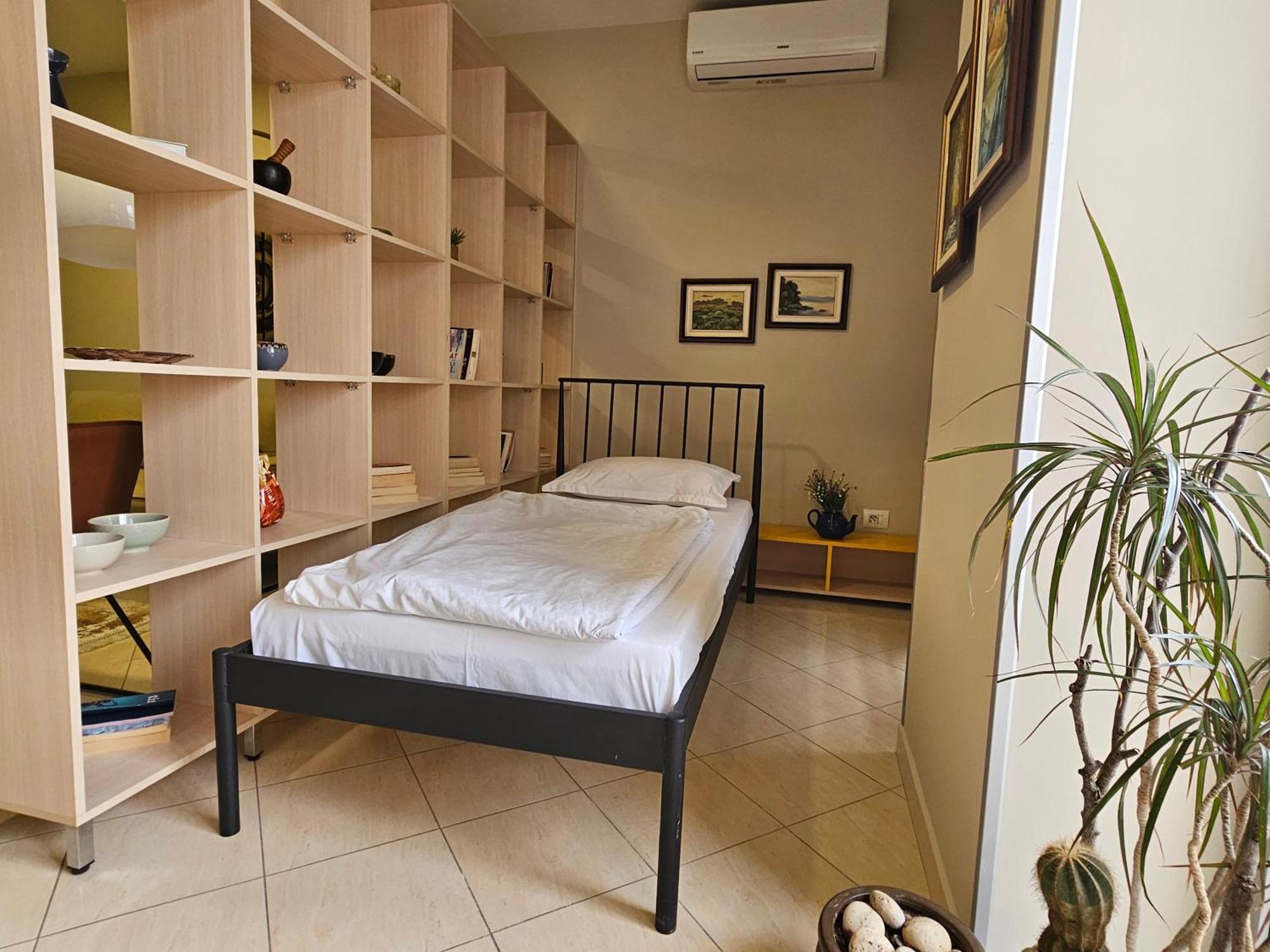 Apartament Center 12 *
