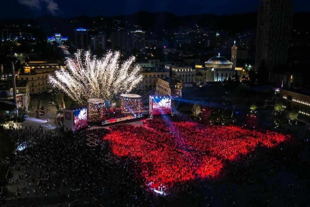 Center 12 * Tirana